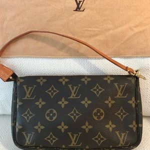 Louis Vuitton Monogram Pouchette